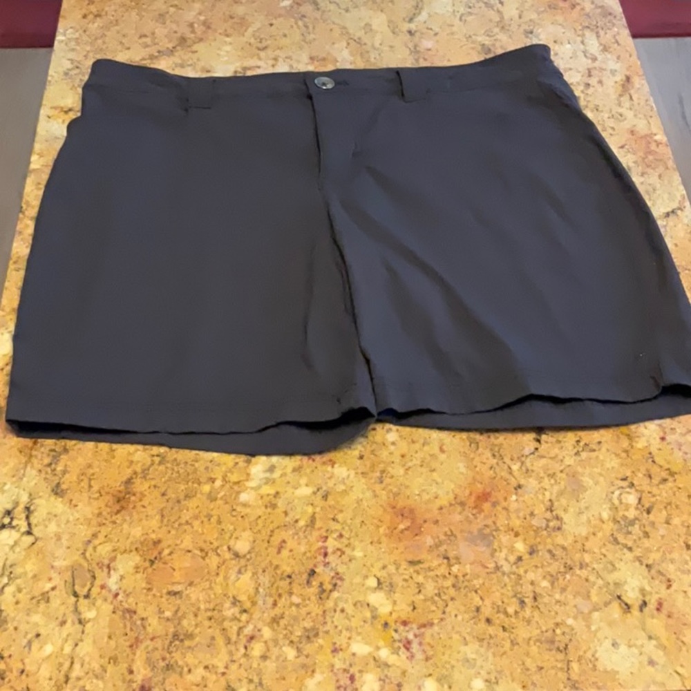 Eddie Bauer flat front hiking shorts